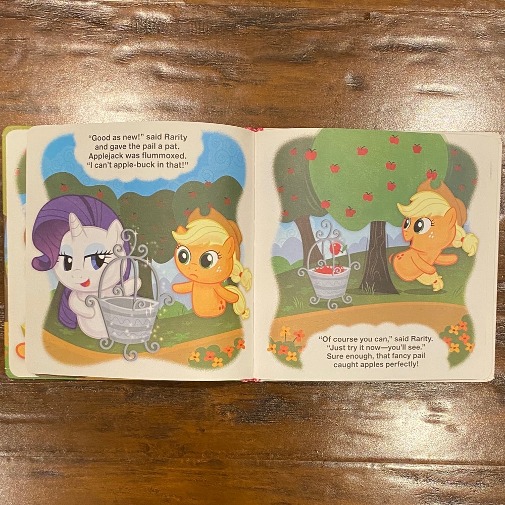 5/$10 Kids Book | Hallmark My Little Pony Applejack & Rarity Fix the Day - Picture 7 of 8